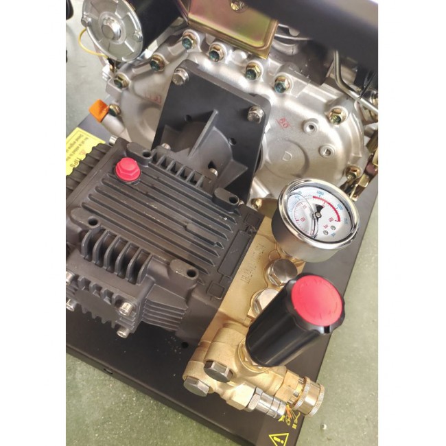 Pompa de  spalat cu presiune 15HP  cu motor disel Visoli